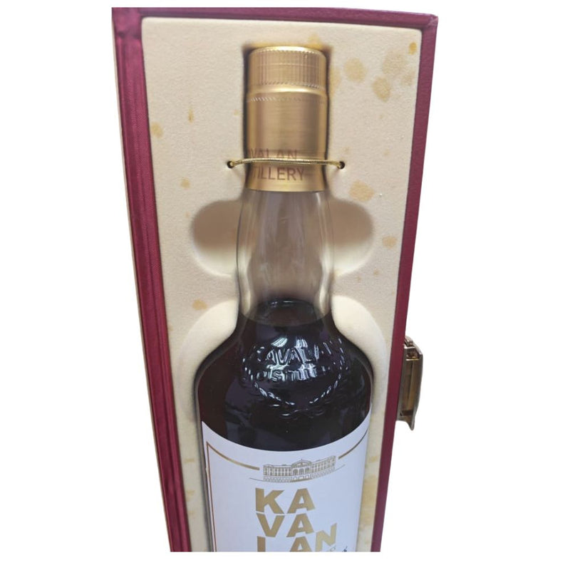 Kavalan Solist Oloroso Sherry Cask Single Malt Whisky Single Cask Cask Strength ABV 58.6% 700ml (The bottle label is tarnished due to the item being discontinued, and the box may also be in less-than-ideal condition.)