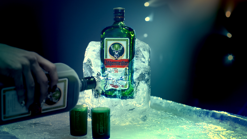 Jagermeister Liqueur 700ml Free 2 Shot Glasses