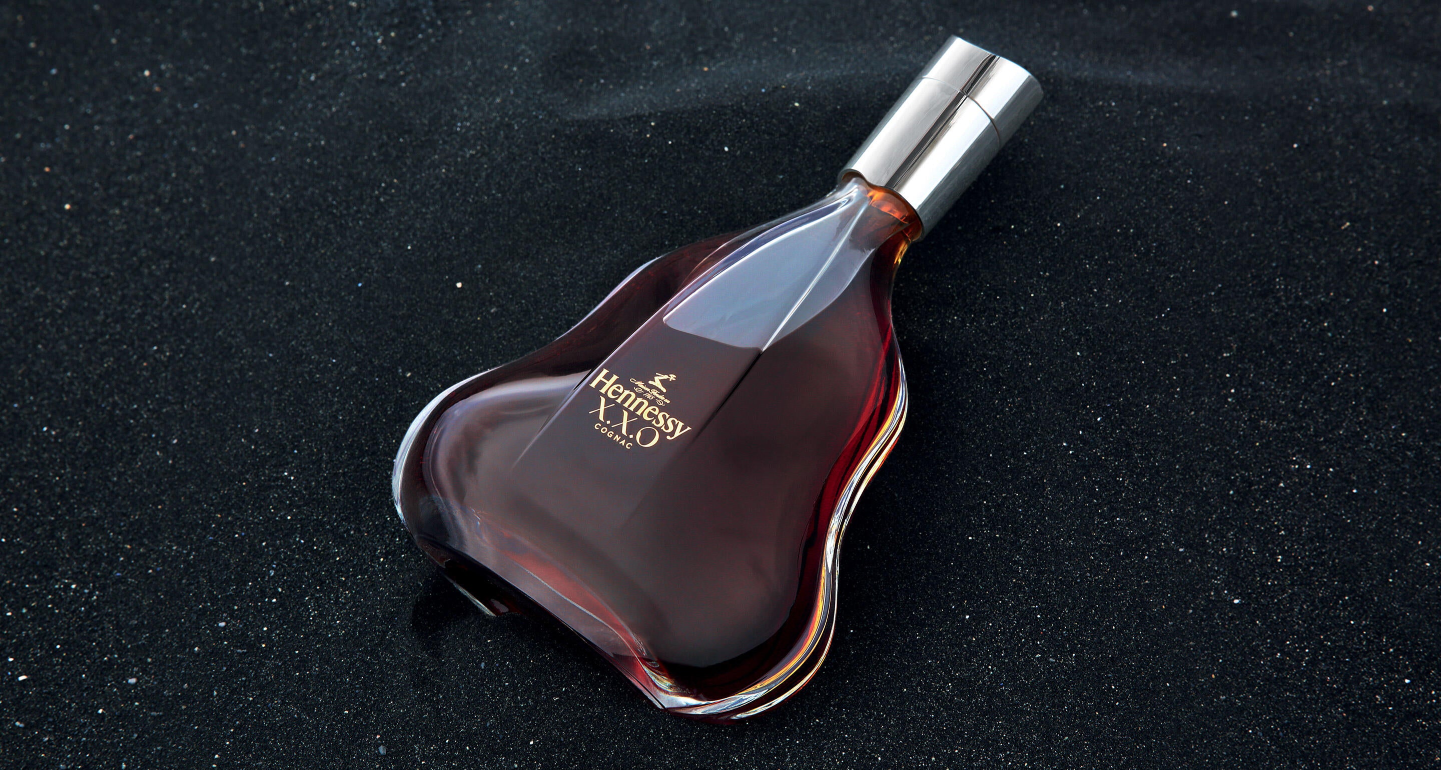 1リットル・ヘネシーXXO（HXX28) Hennessy XXO French Cognac ABV 40% 100cl (1 Litre) — The Liquor